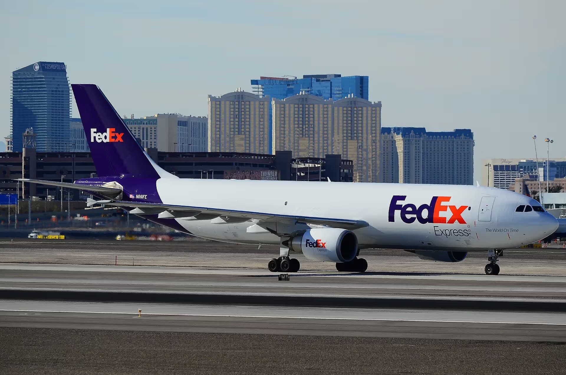 N661FE — Twin-engine aircraft