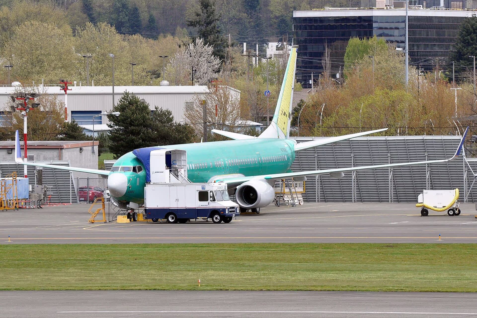 N68880 — Boeing