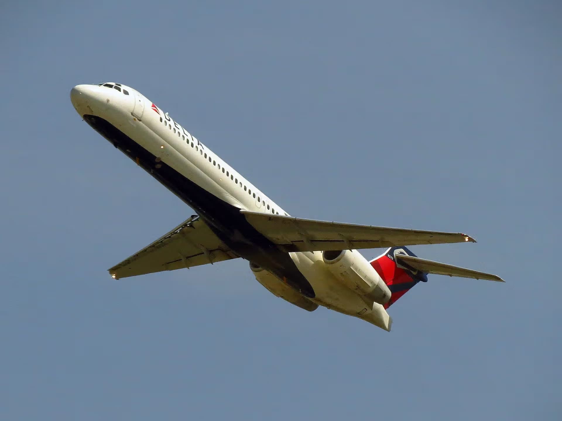 N927AT — Twin-engine aircraft