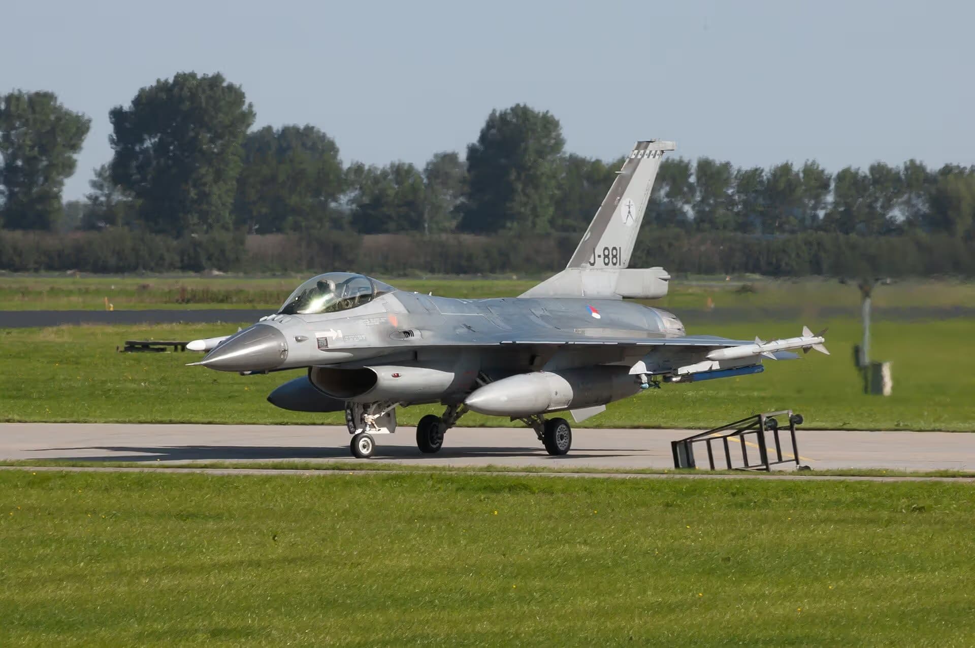 Unidentified — Single-engine aircraft