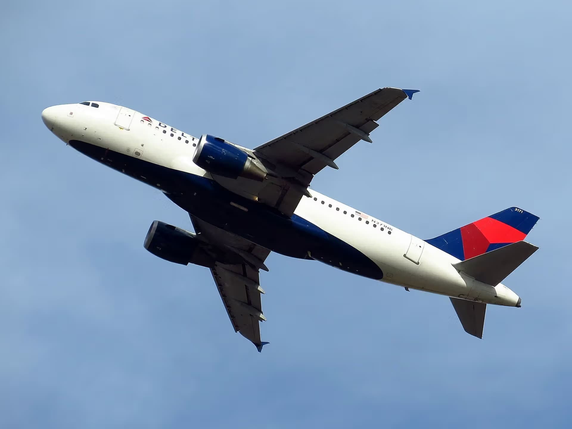 N371NB — Twin-engine aircraft