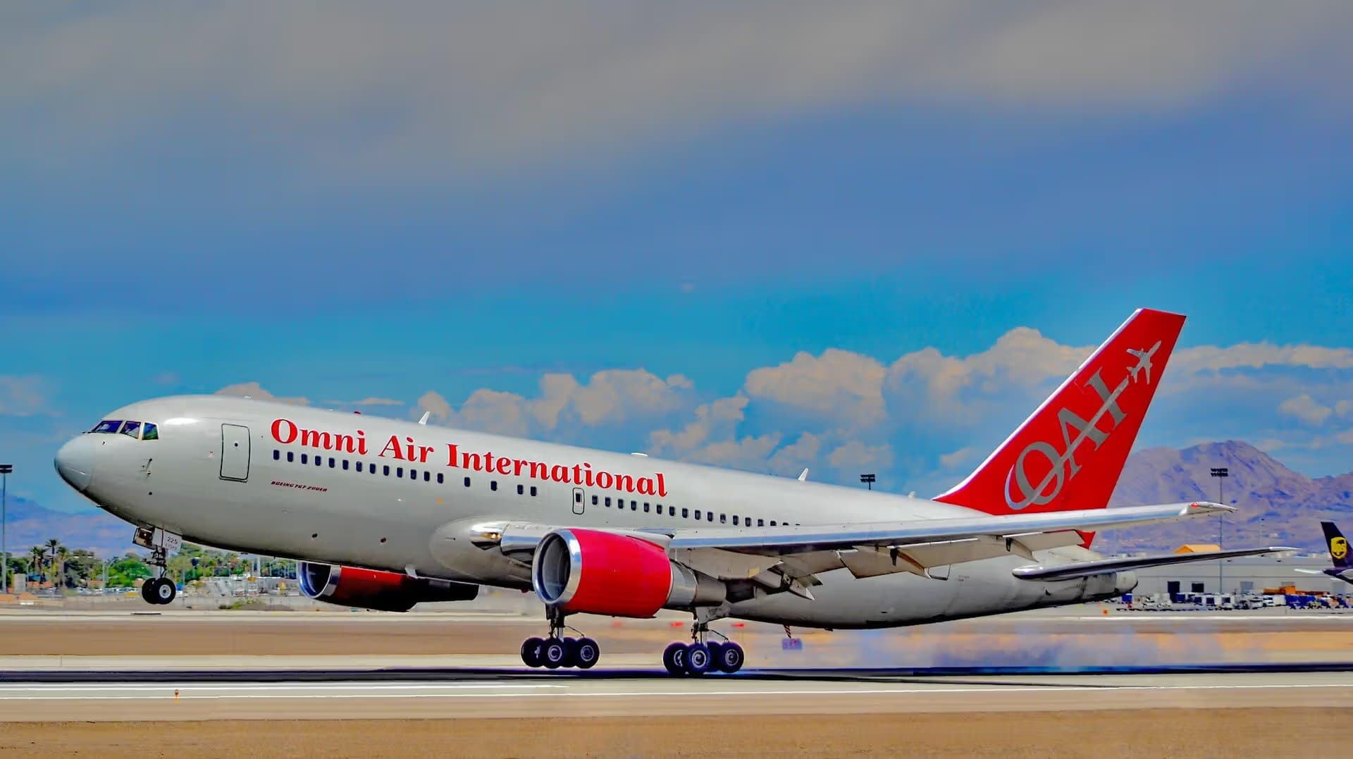 N225AX — Boeing