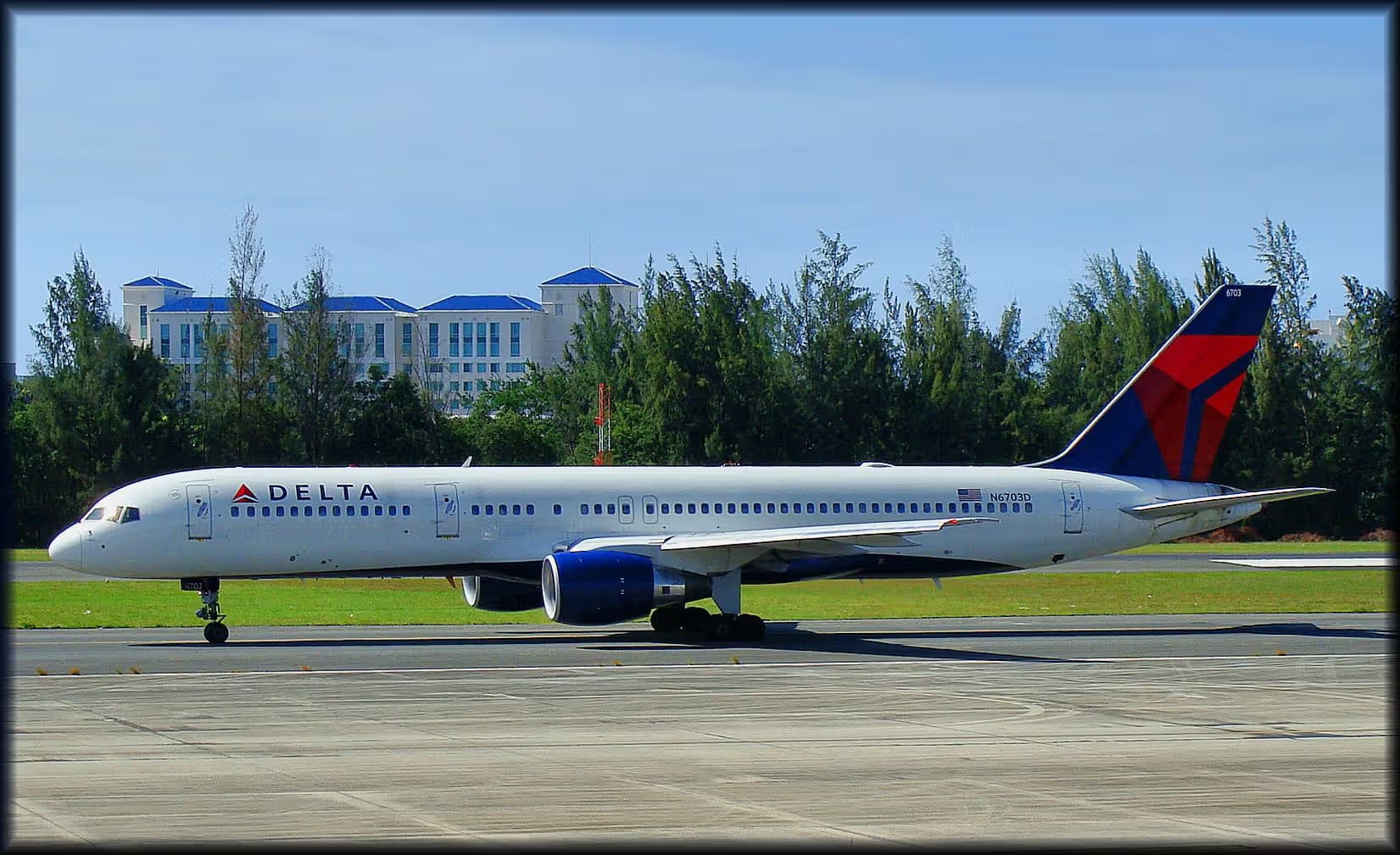 N6703D — Twin-engine aircraft