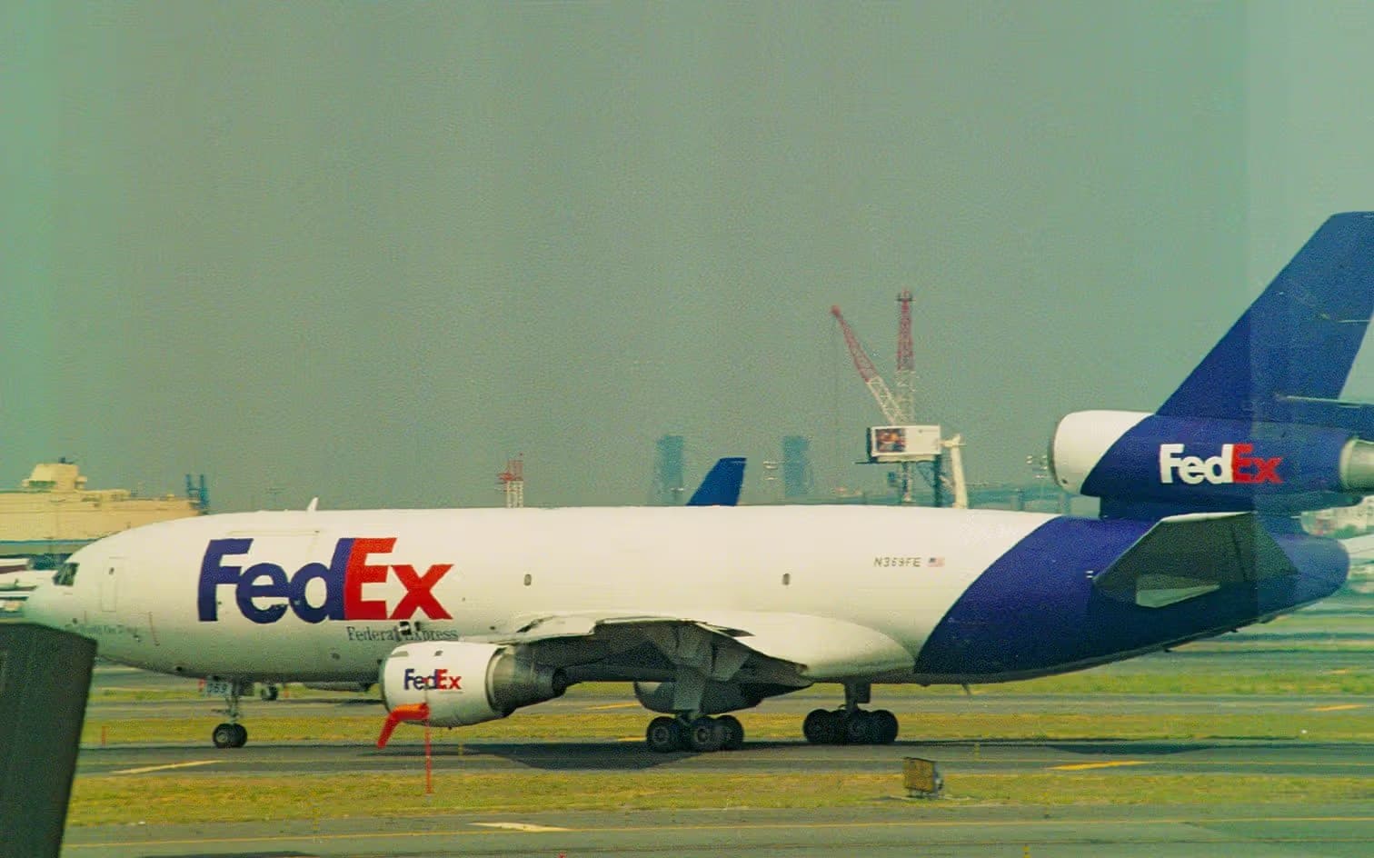N369FE — Douglas