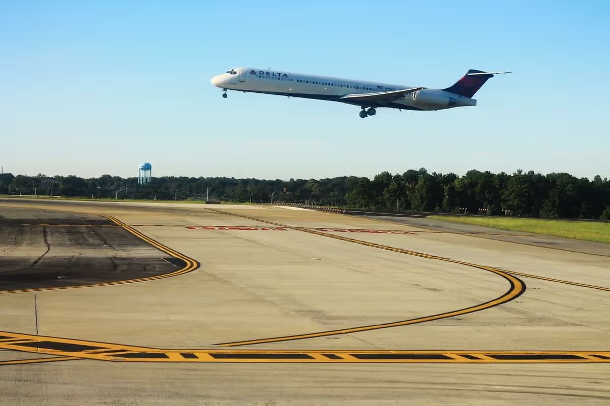 N940DL — Aircraft