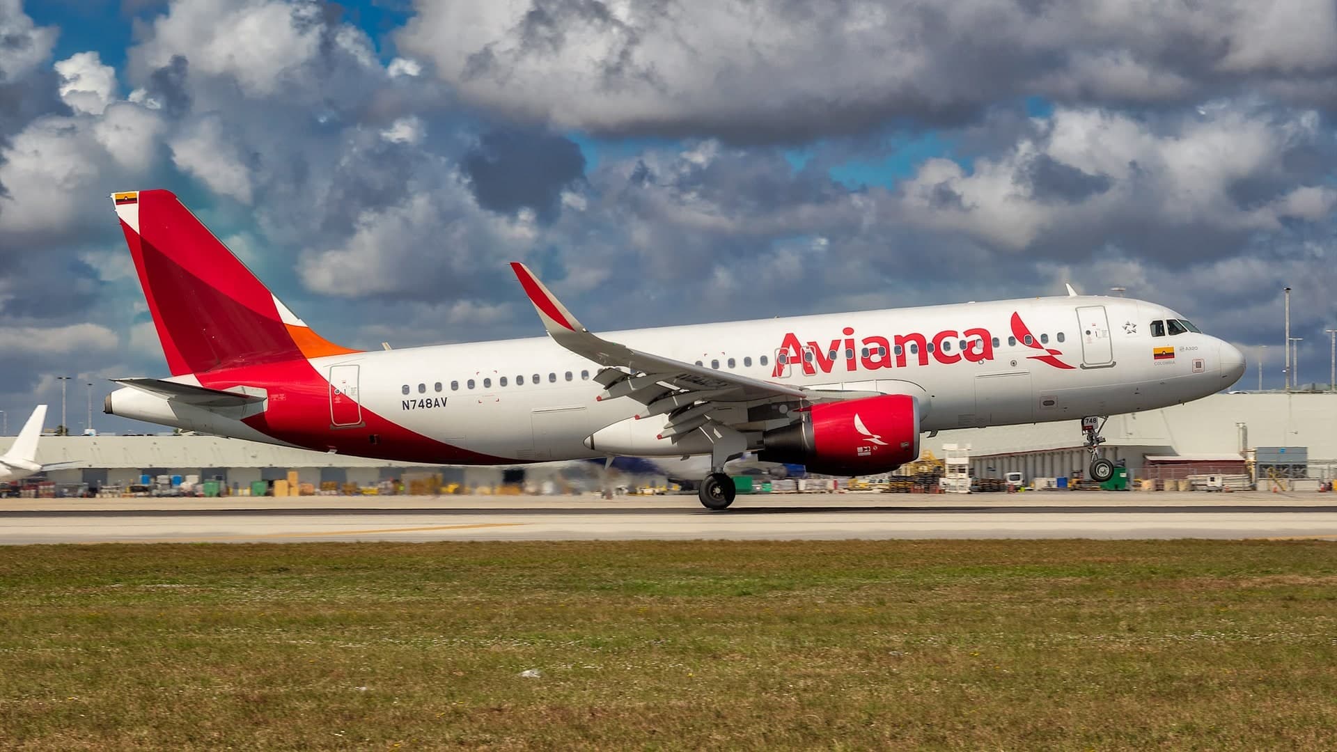 N748AV — Airbus