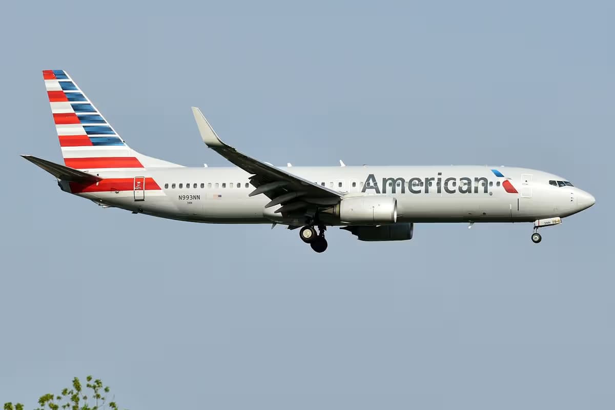 N993NN — Twin-engine aircraft