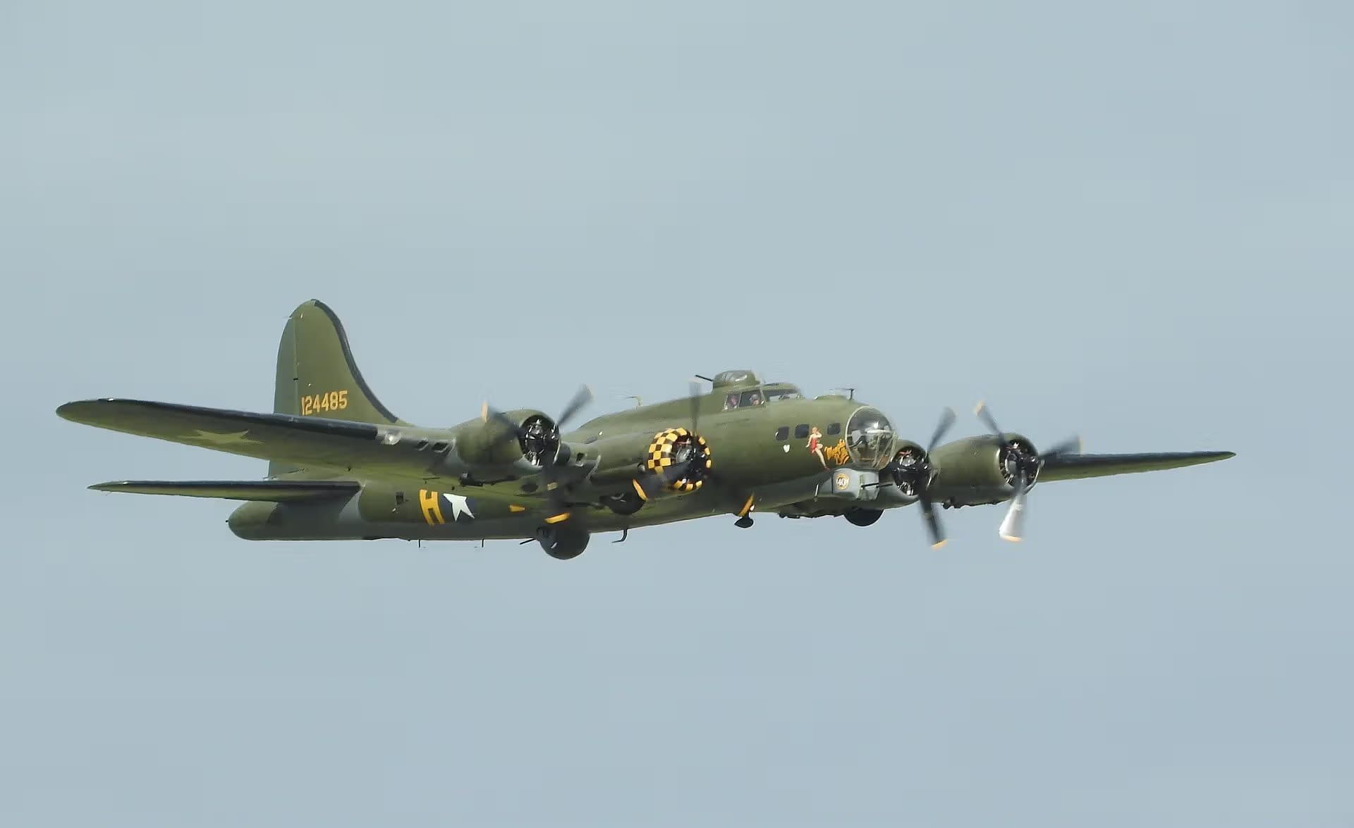 Unidentified — Twin-engine aircraft