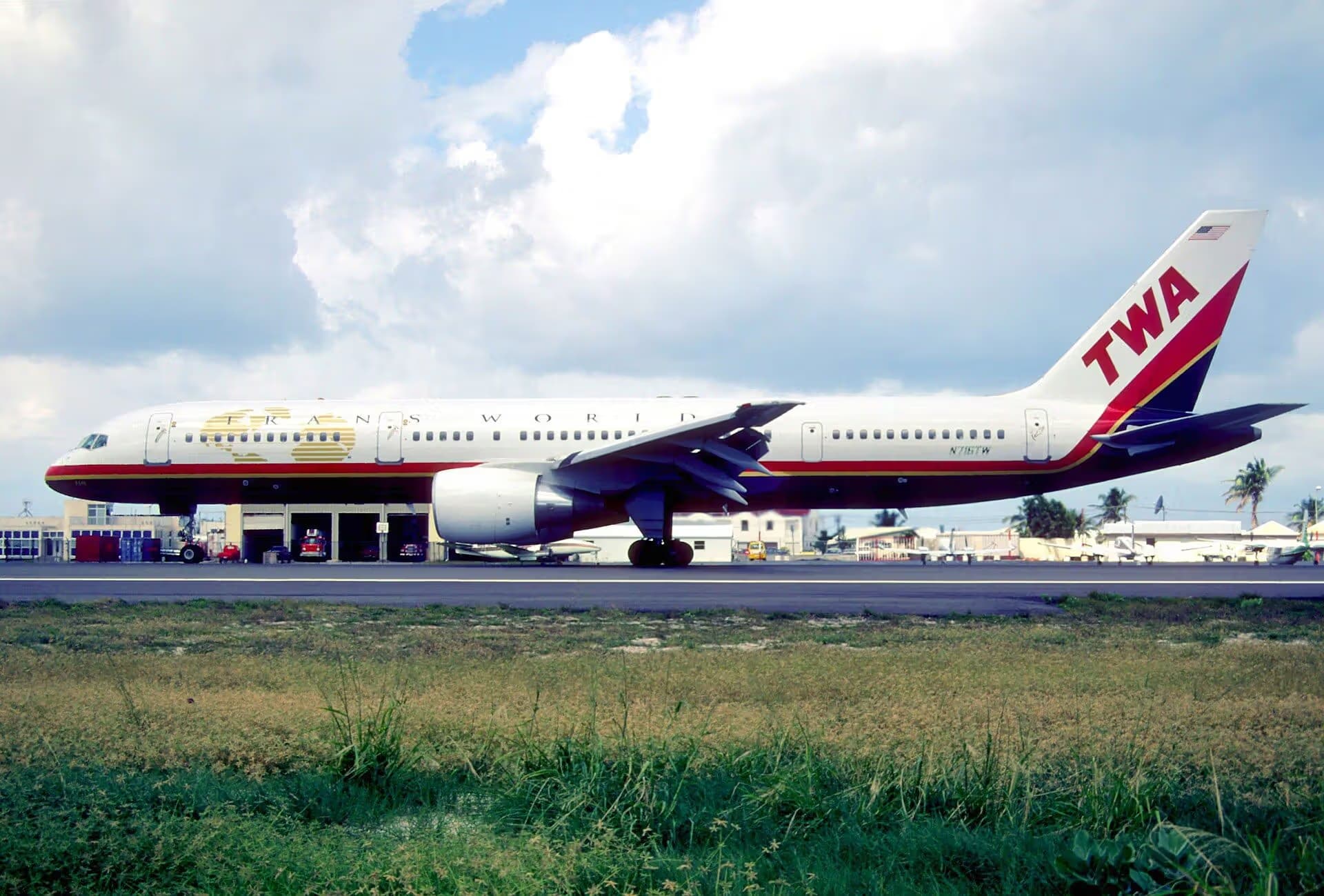 N716TW — Twin-engine aircraft