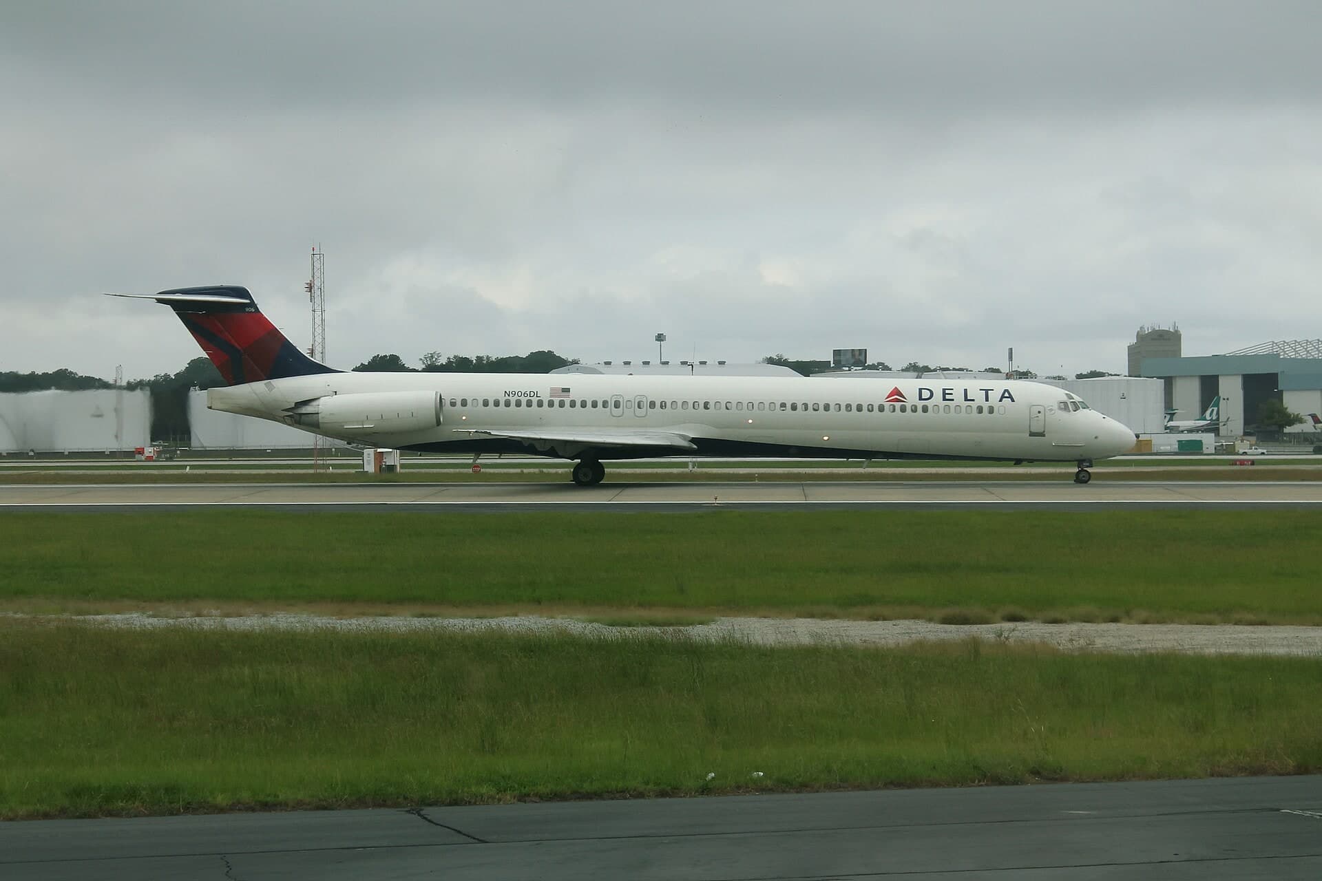 N906DL — Douglas
