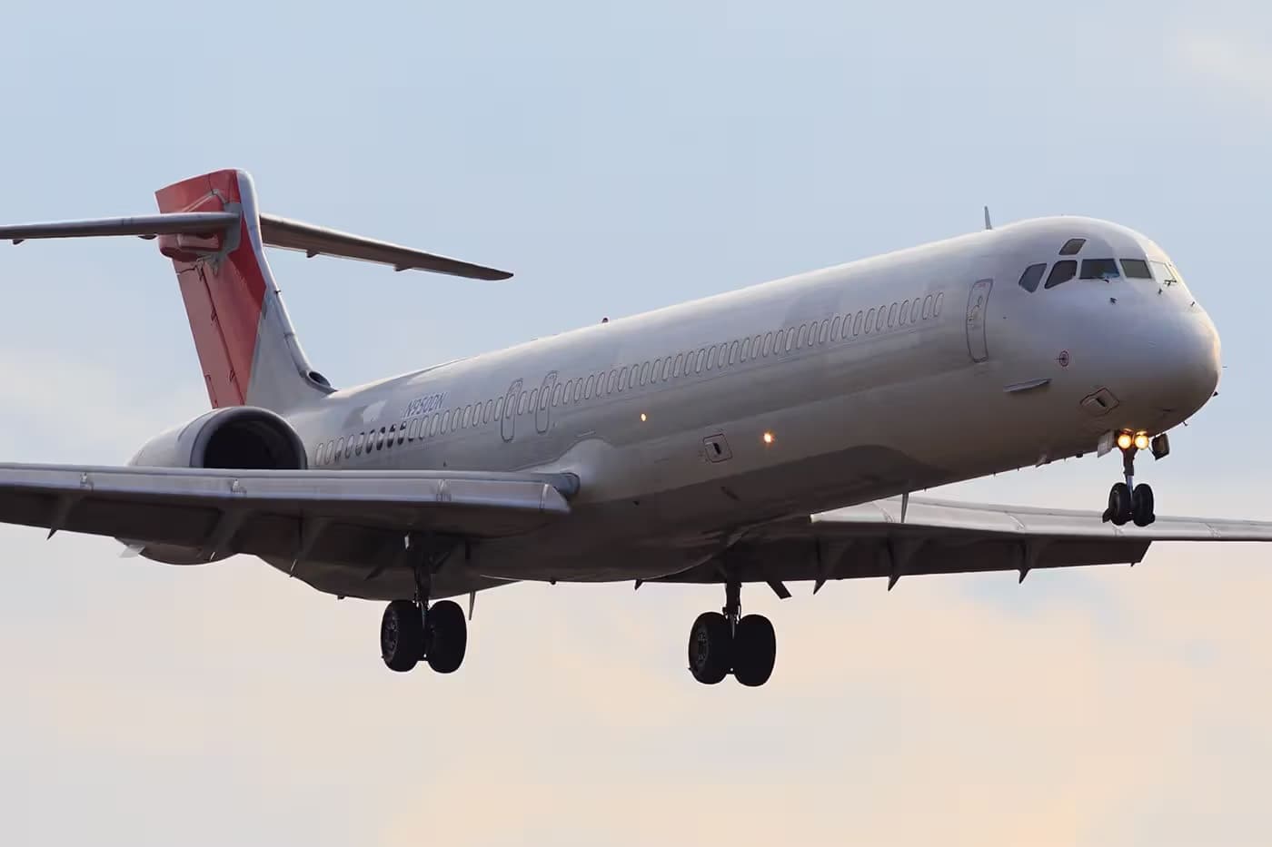 N950DN — Douglas