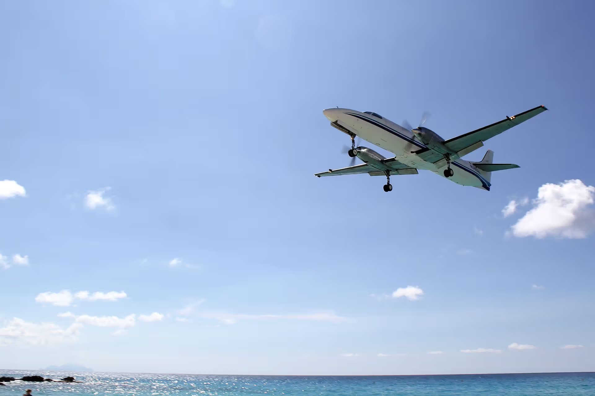 N362AE — Twin-engine aircraft