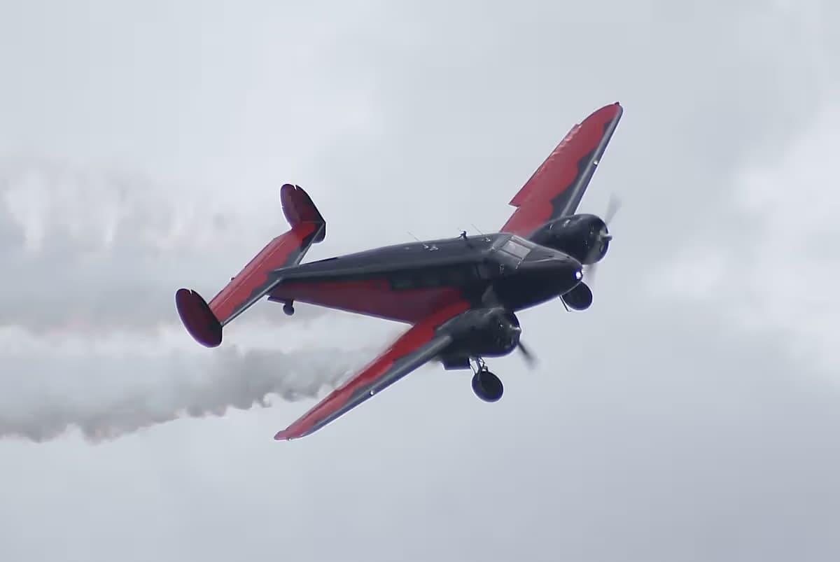 N9109R — Twin-engine aircraft