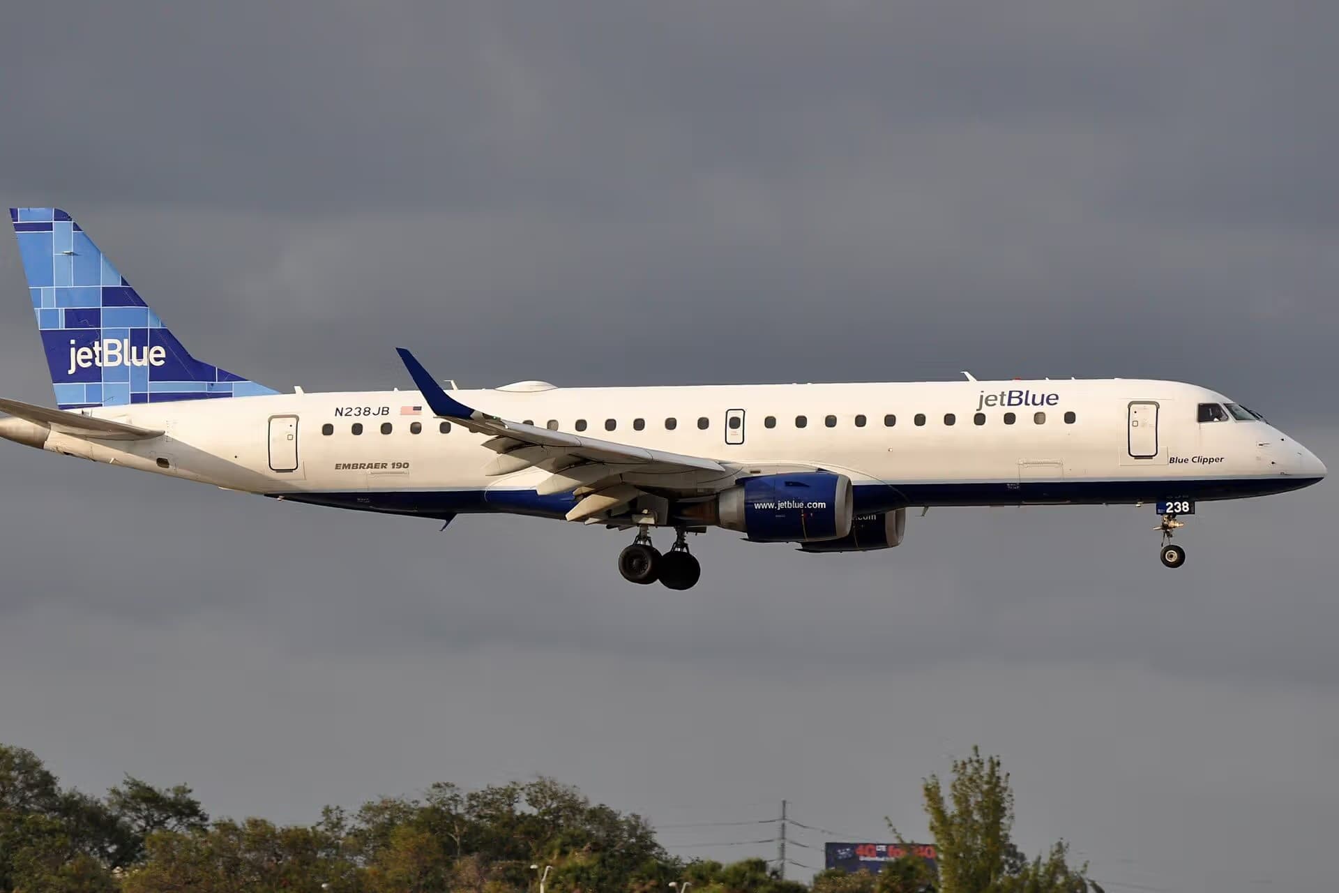 N238JB — Embraer