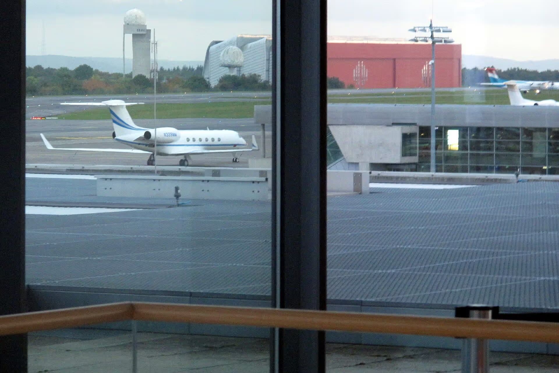 N328WW — Business jet