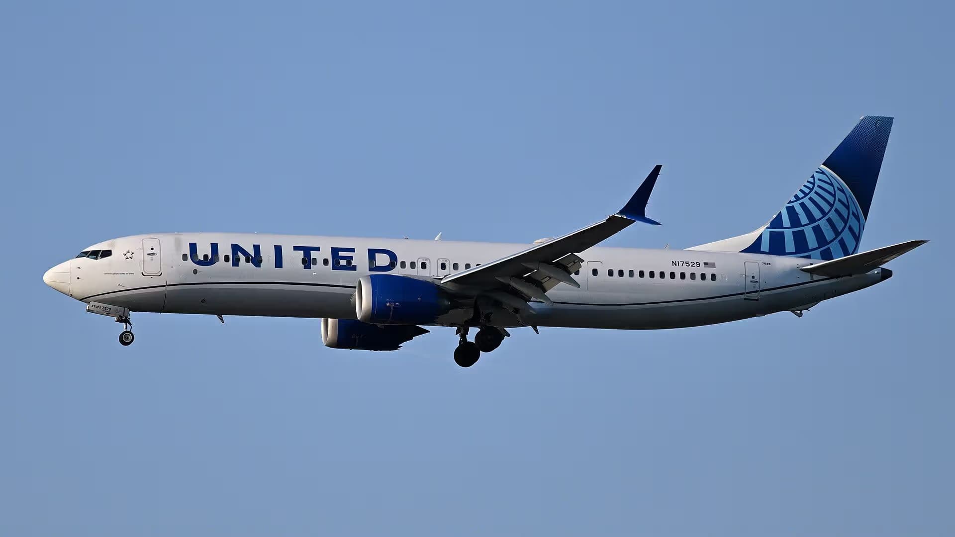 N17529 — Boeing