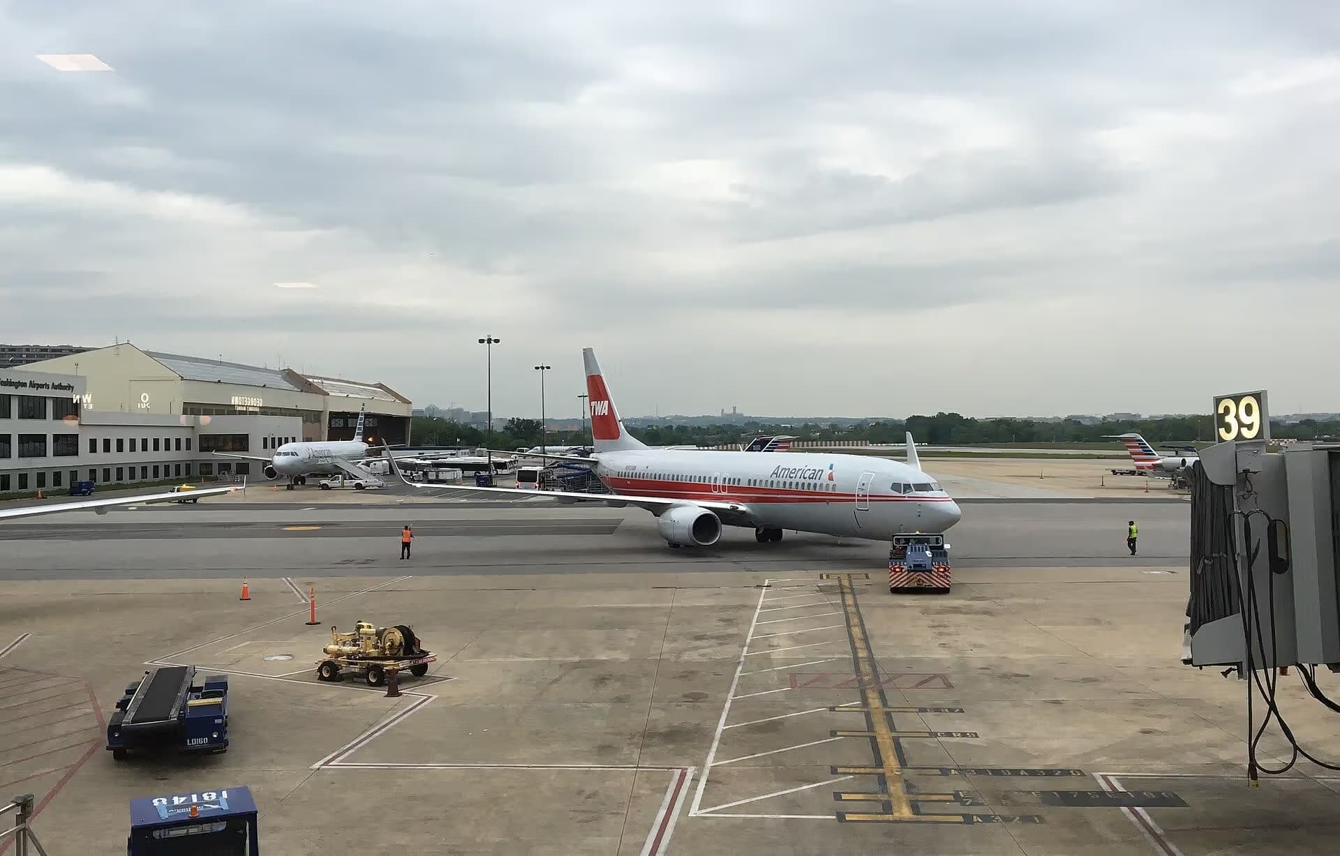 N915NN — Boeing