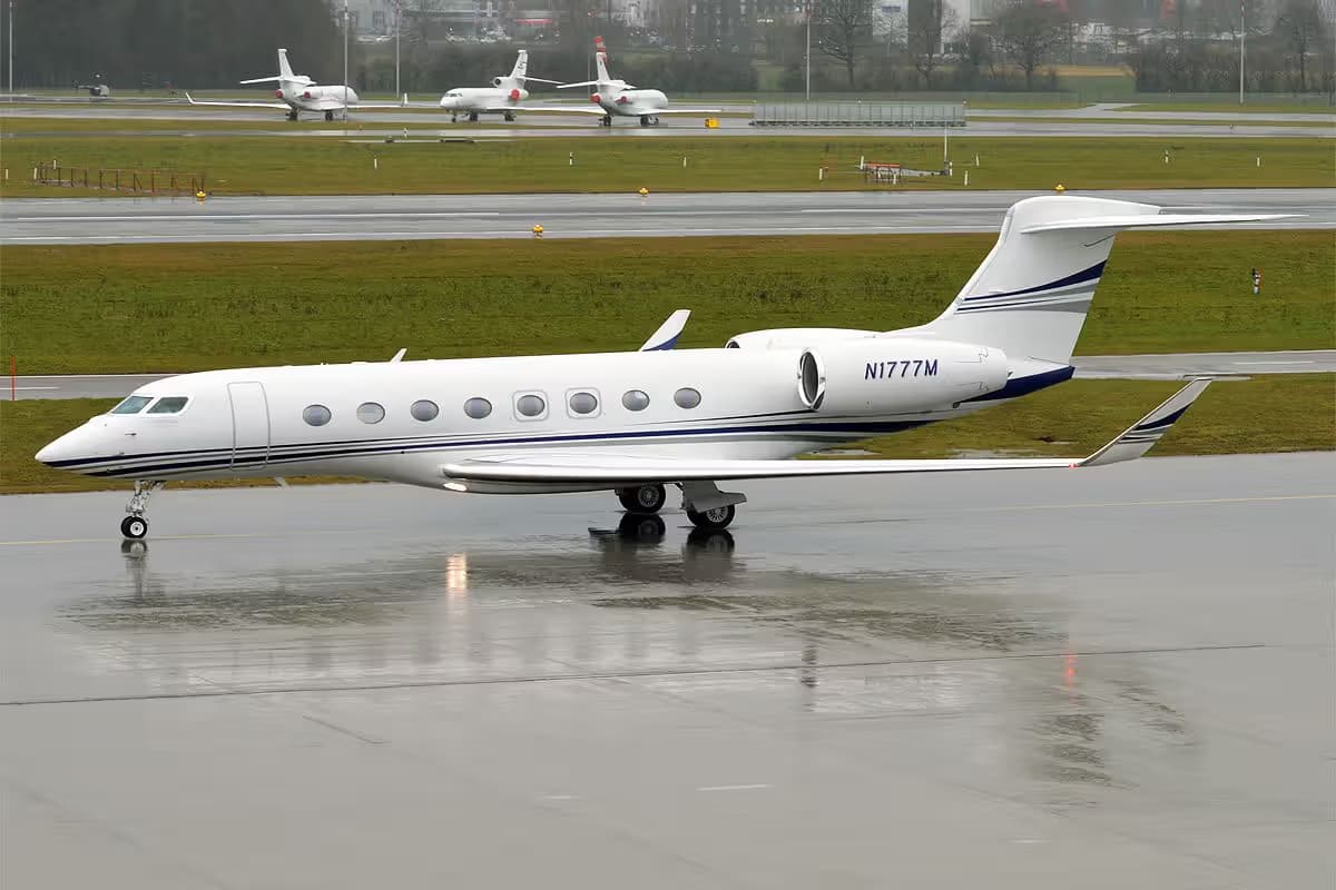N1777M — Business jet