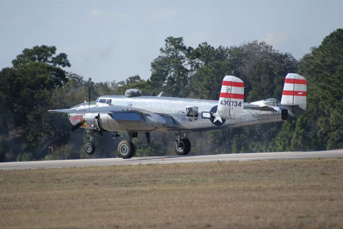 Unidentified — Twin-engine aircraft