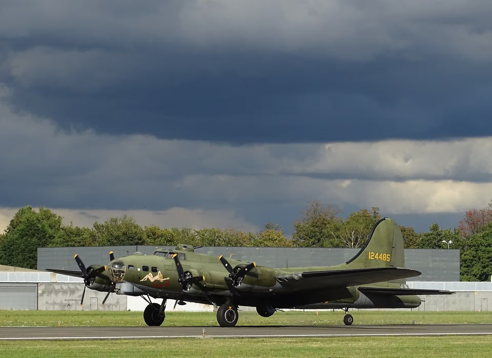 Unidentified — Warbird