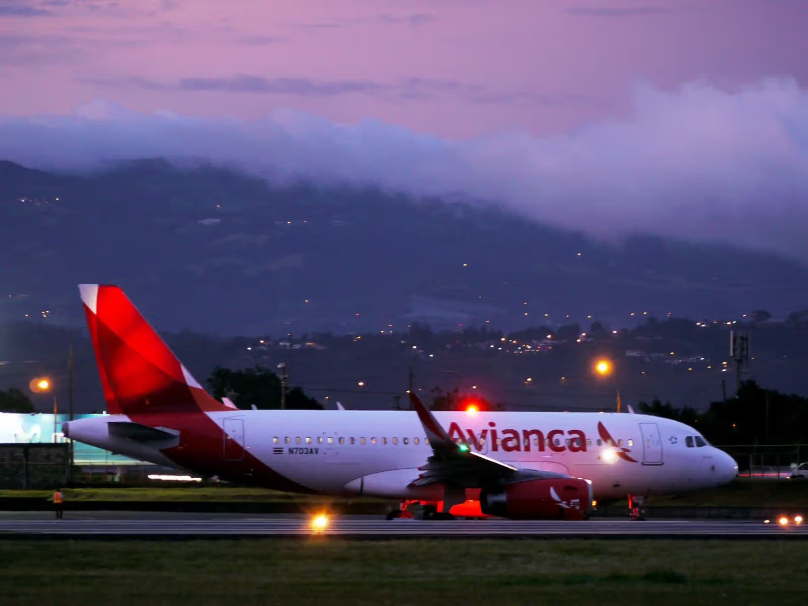 N703AV — Airbus