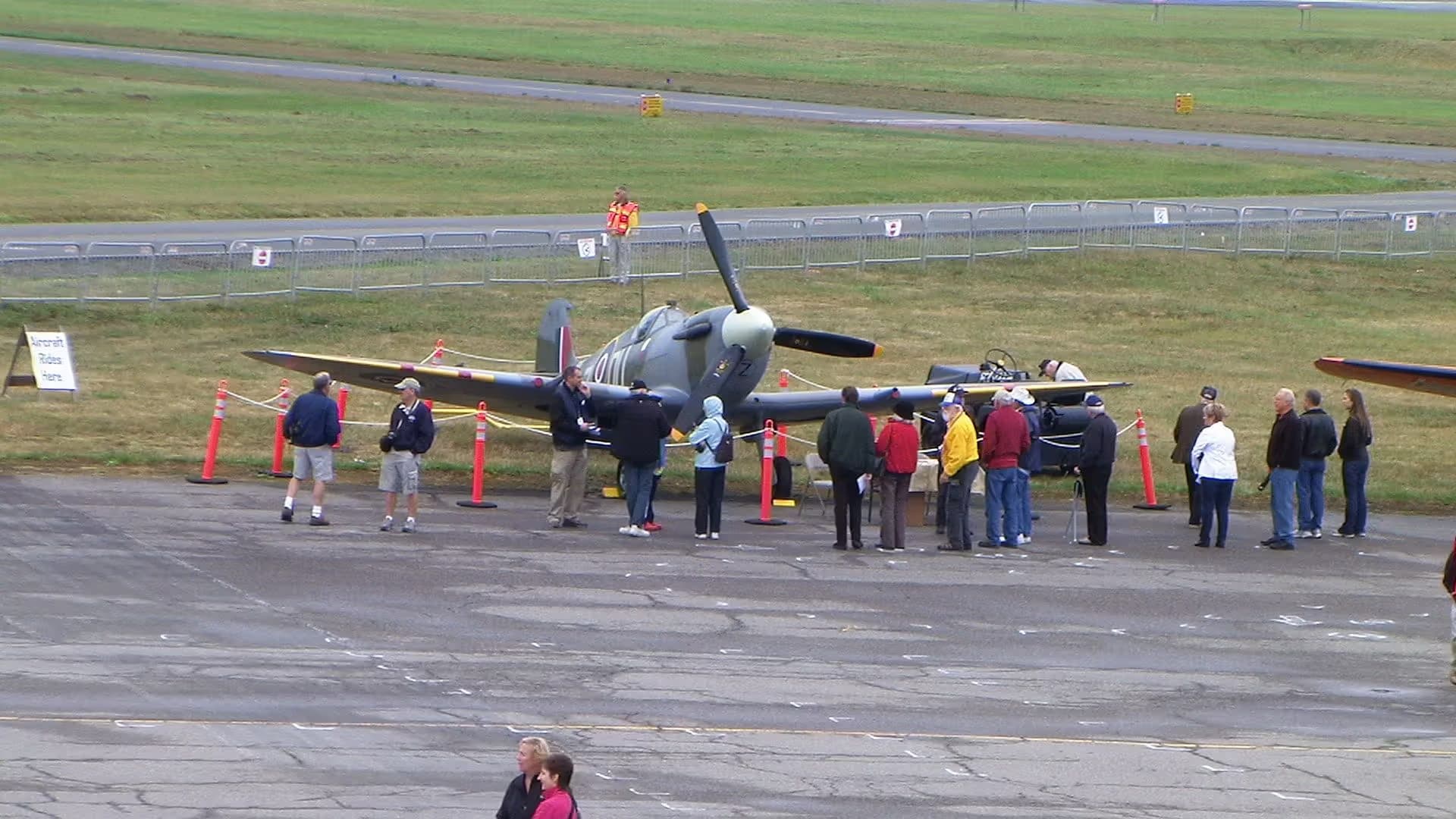 Unidentified — Single-engine aircraft