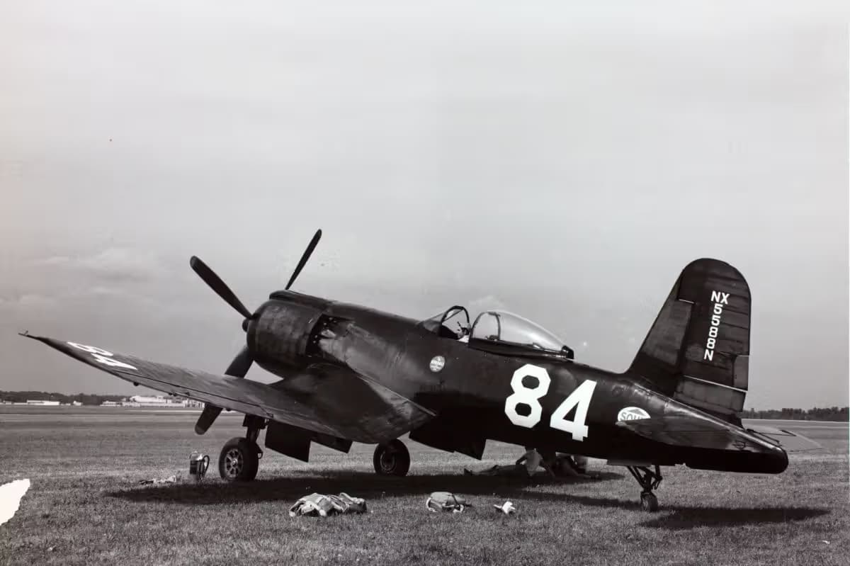Unidentified — Single-engine aircraft