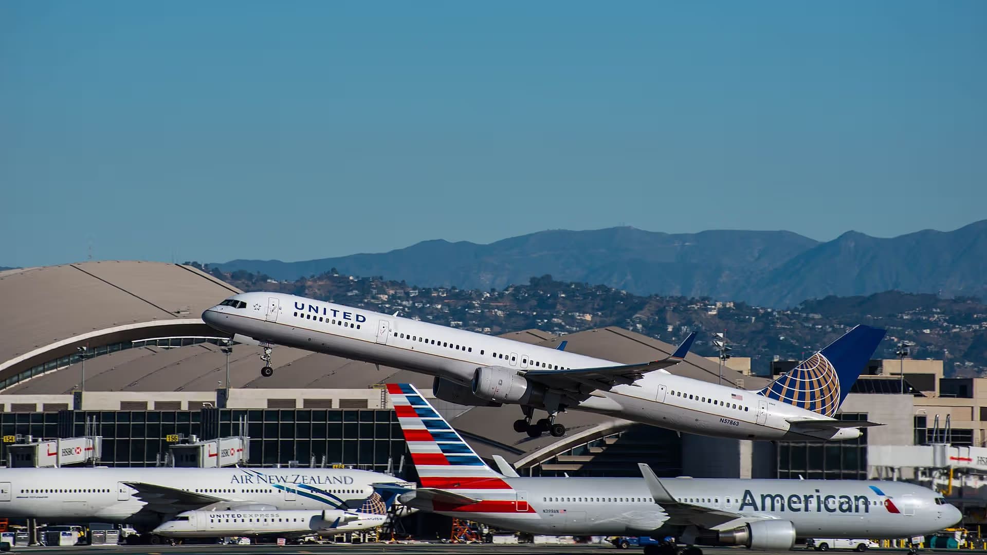 N57863 — Twin-engine aircraft