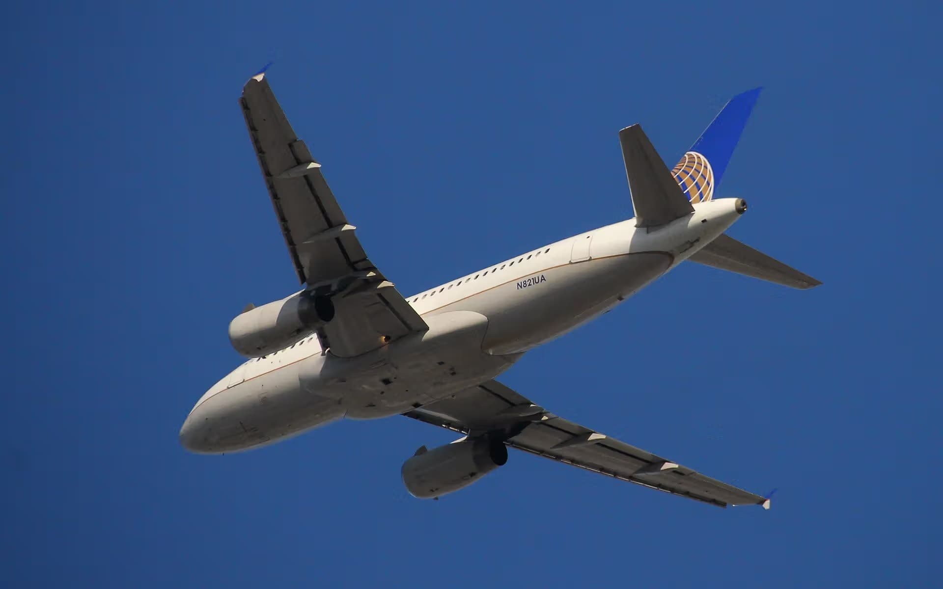 N821UA — Airbus