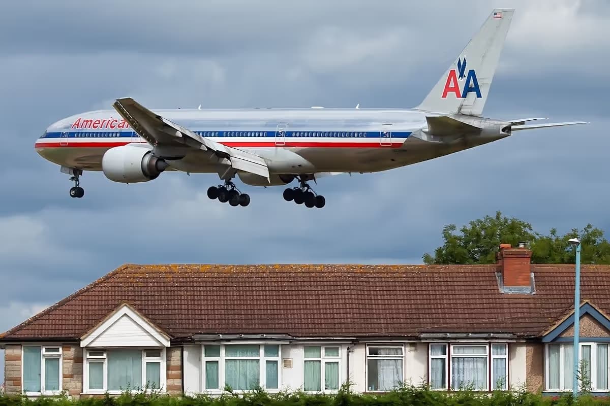 N779AN — Twin-engine aircraft