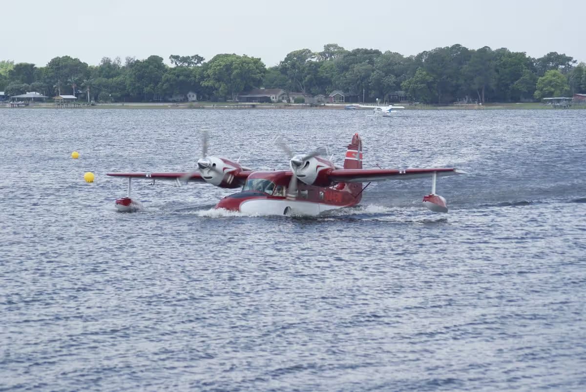 N144GW — Twin-engine aircraft