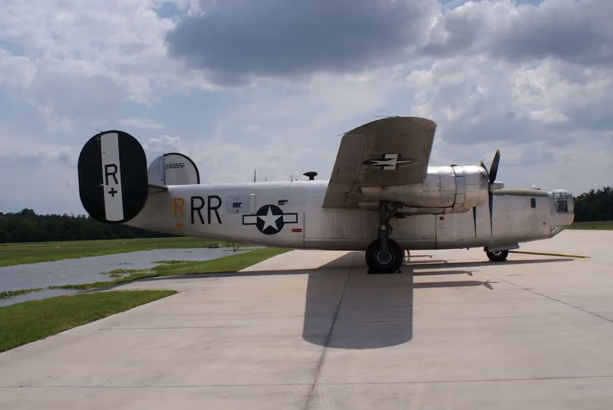 Unidentified — Twin-engine aircraft