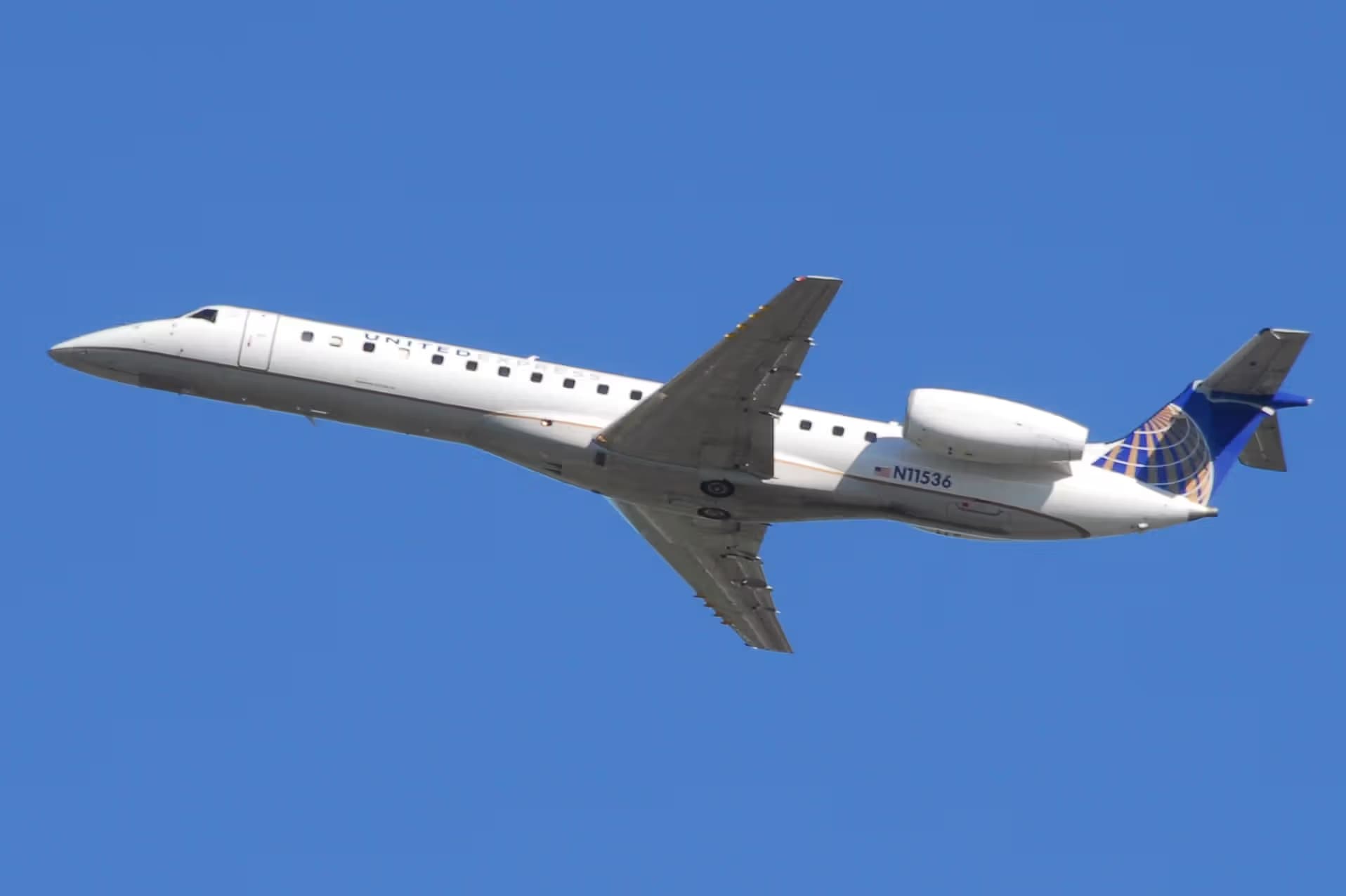 N11536 — Twin-engine aircraft