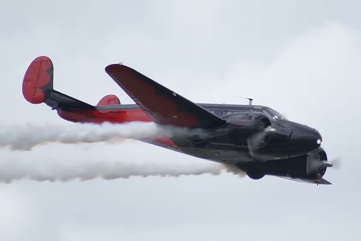N9109R — Twin-engine aircraft