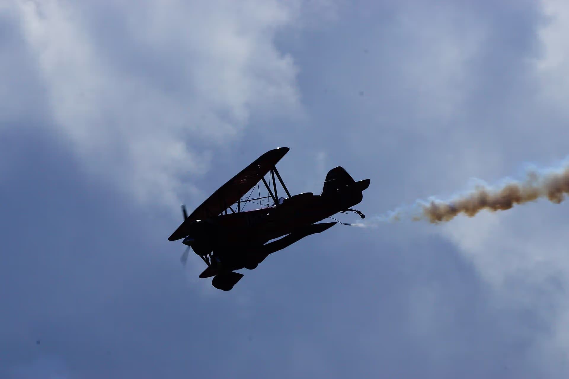 Unidentified — Single-engine aircraft