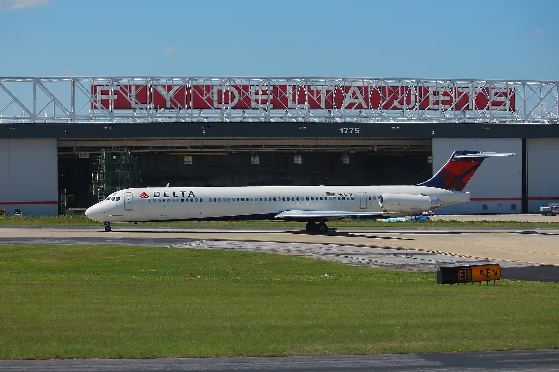 N930DL — Aircraft