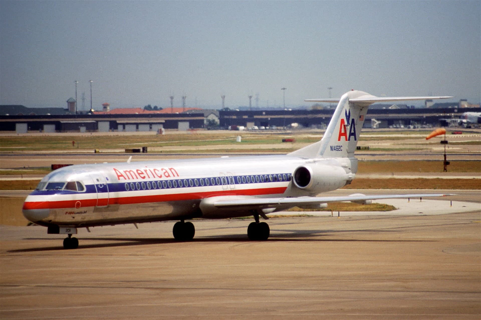 N1462C — Twin-engine aircraft