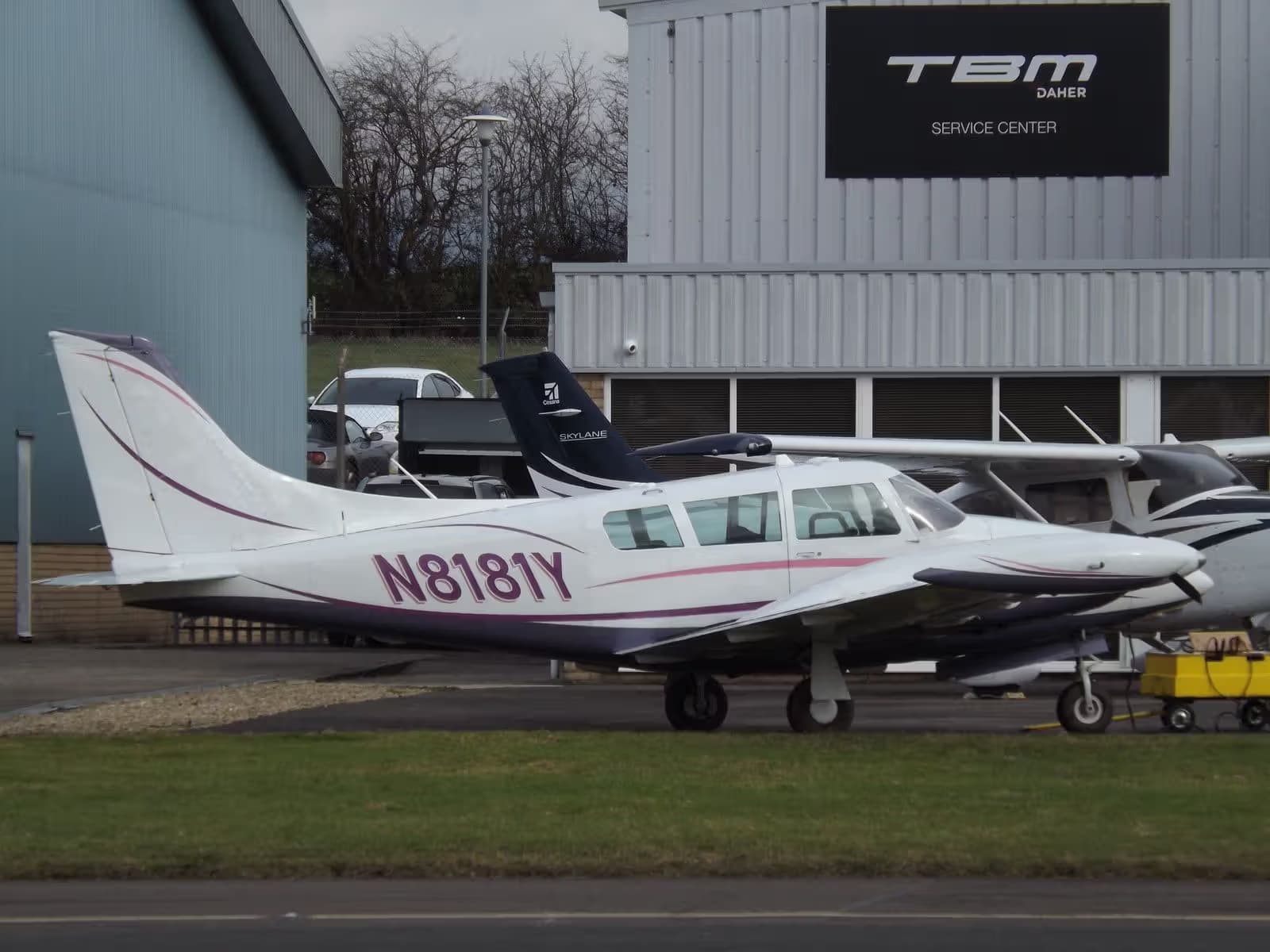 N8181Y — Twin-engine aircraft