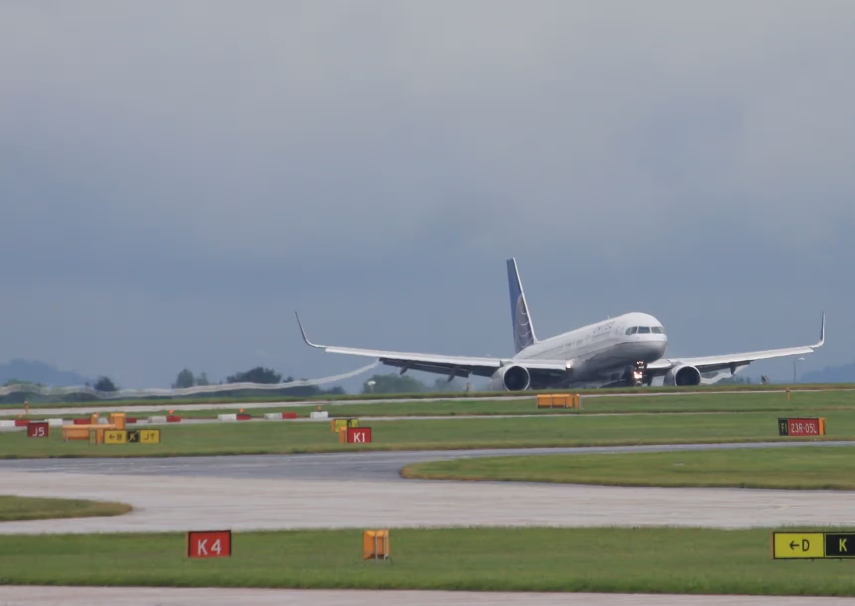 N67134 — Twin-engine aircraft