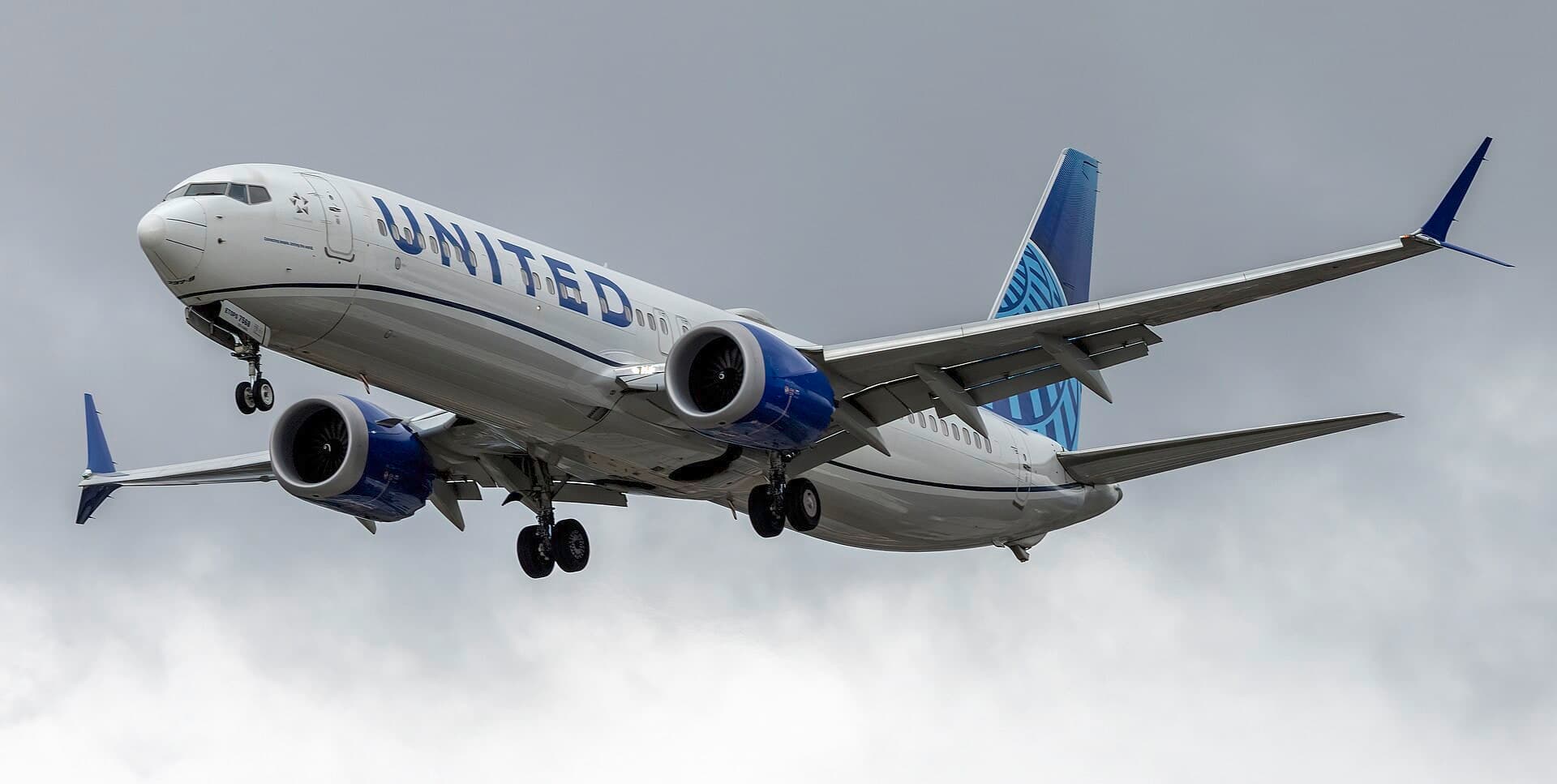 N27568 — Boeing