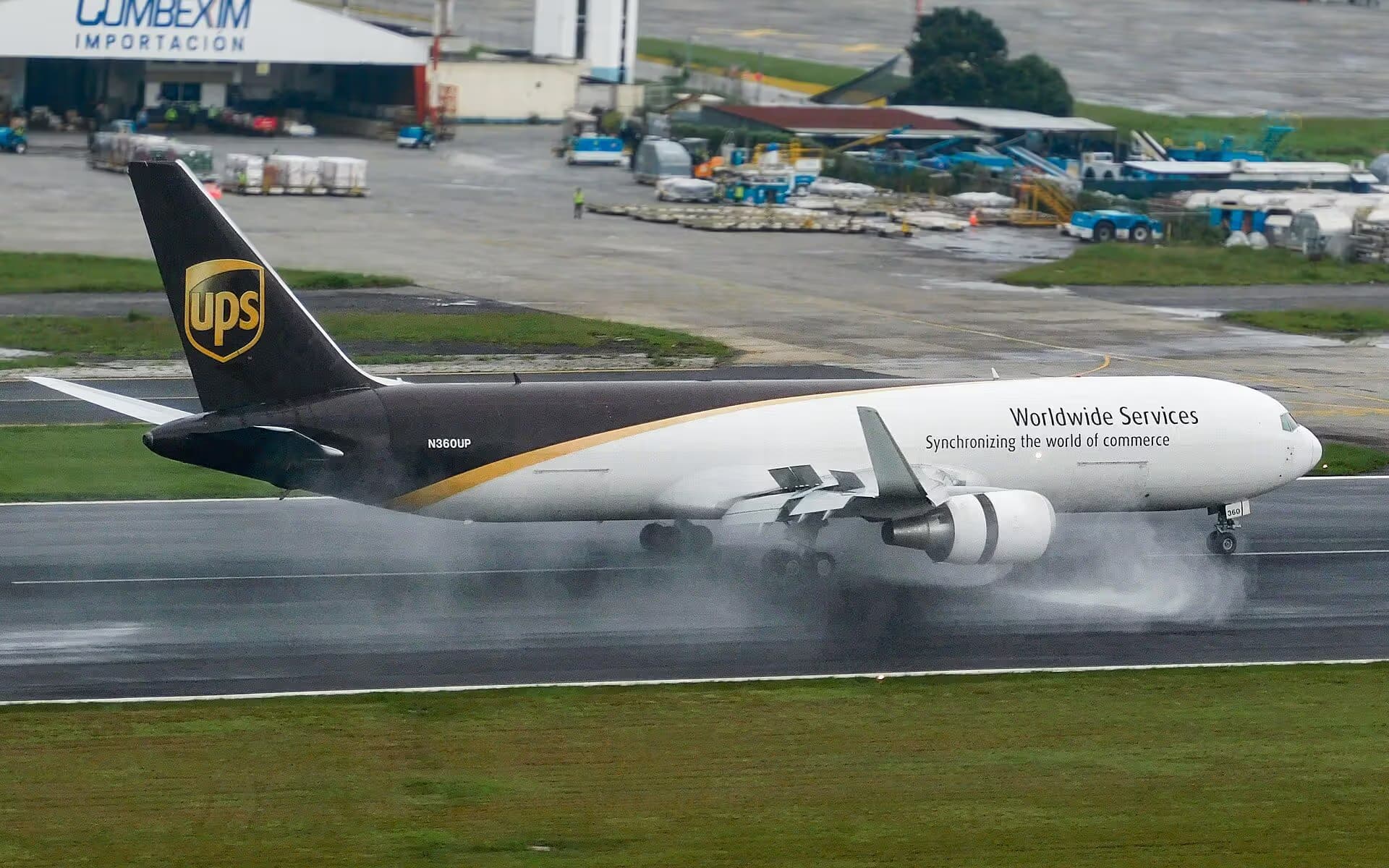 N360UP — Boeing