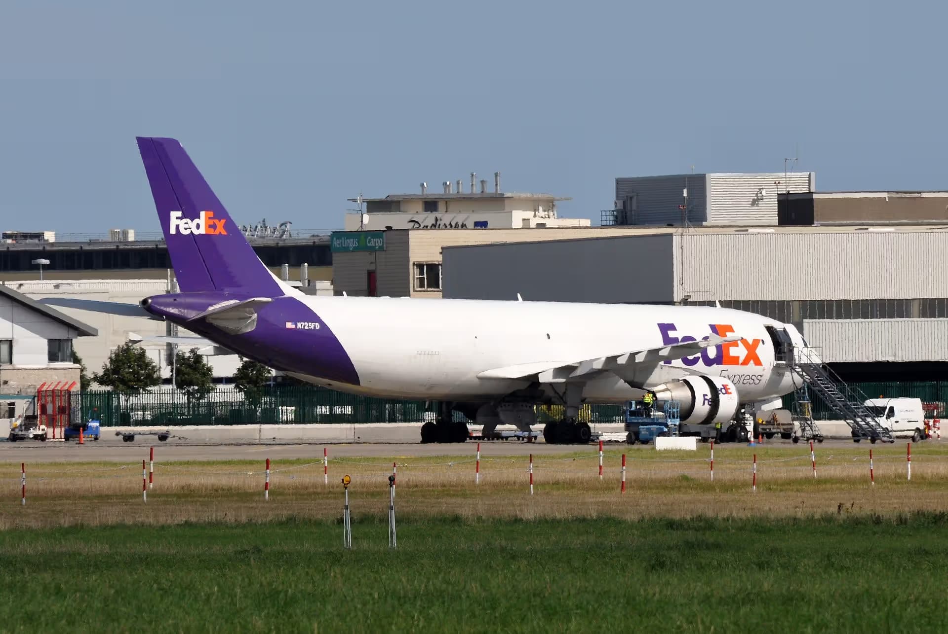 N725FD — Twin-engine aircraft