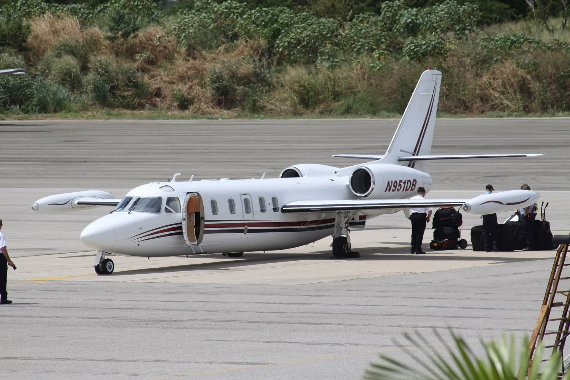 N951DB — Business jet