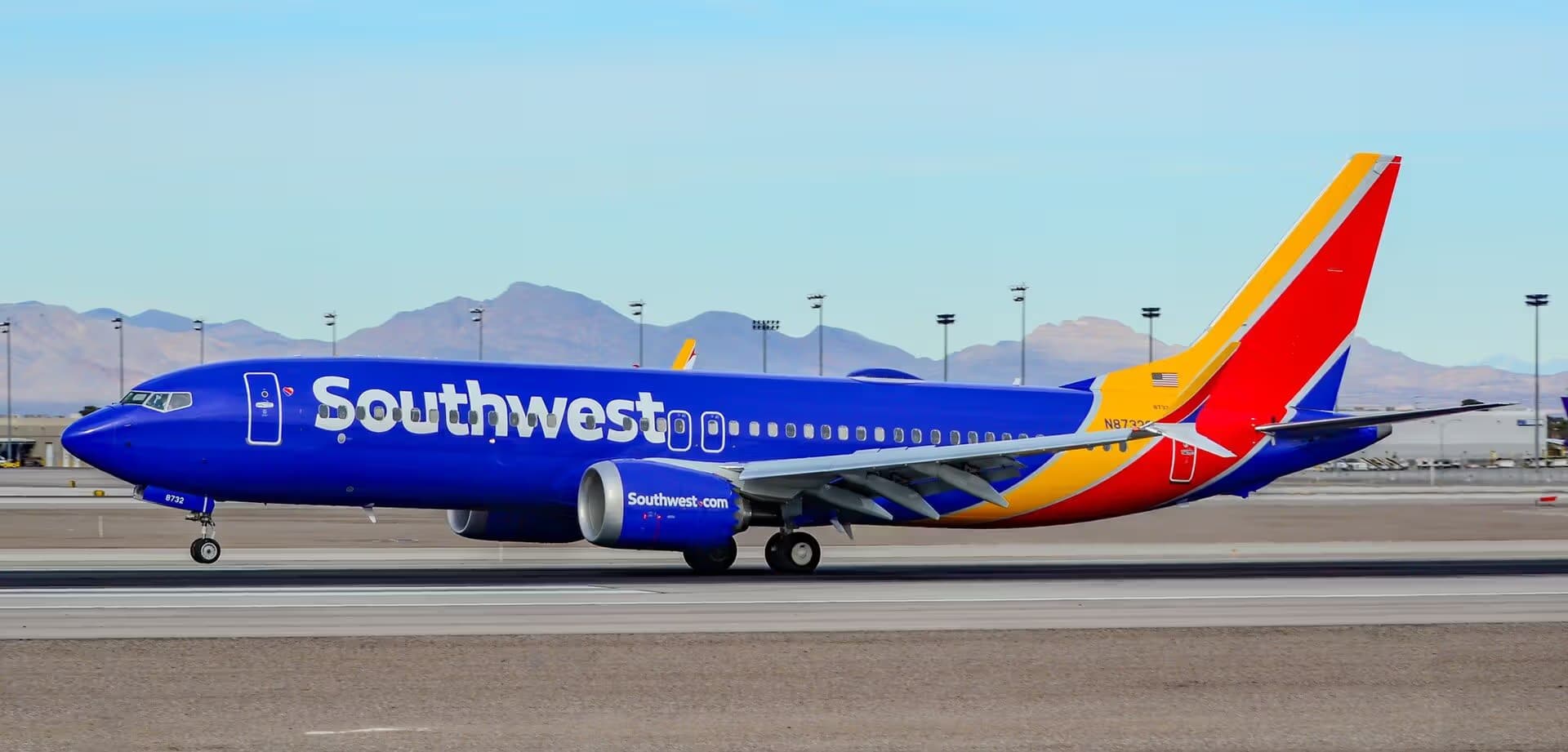 N8732S — Boeing