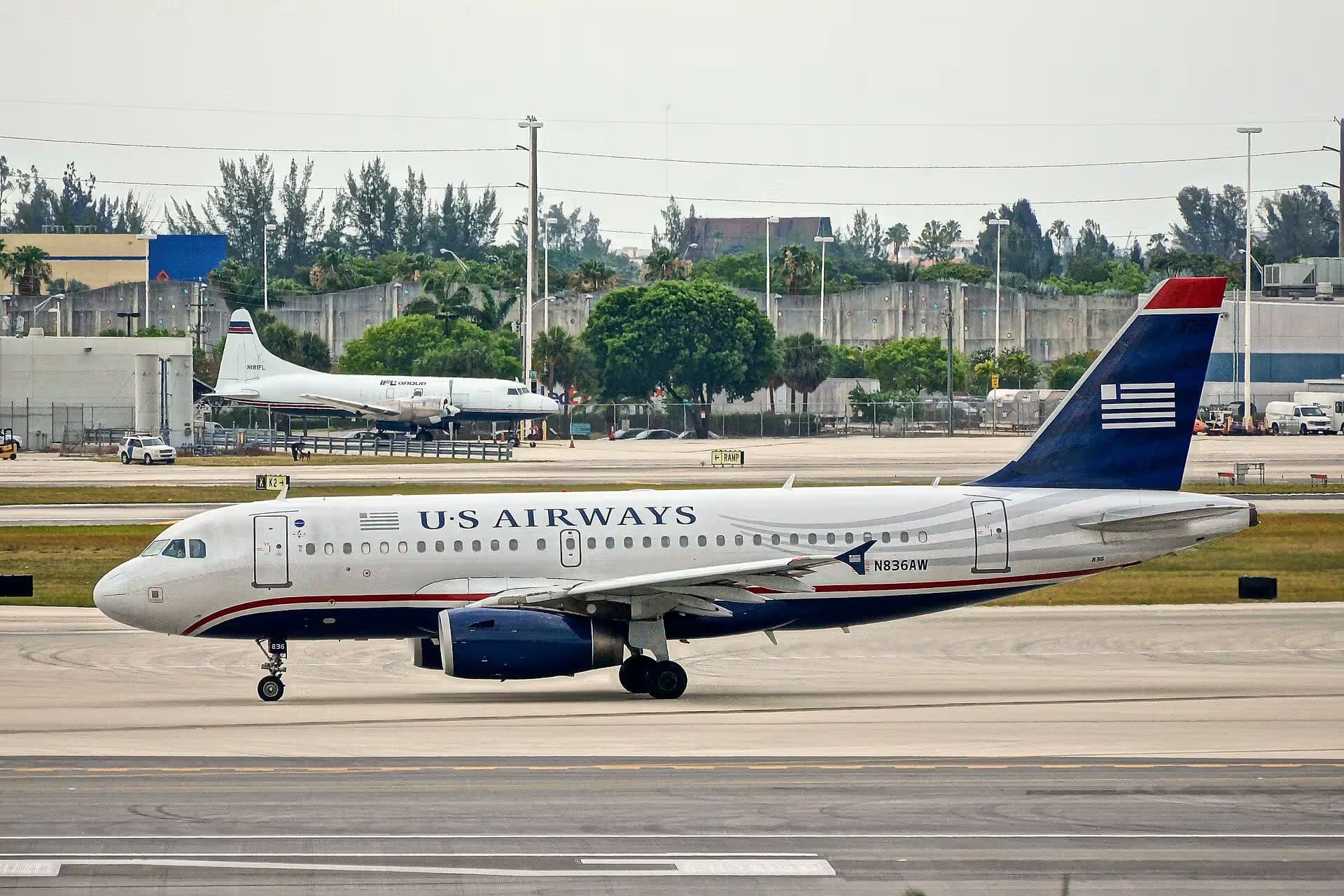 N181FL — Twin-engine aircraft