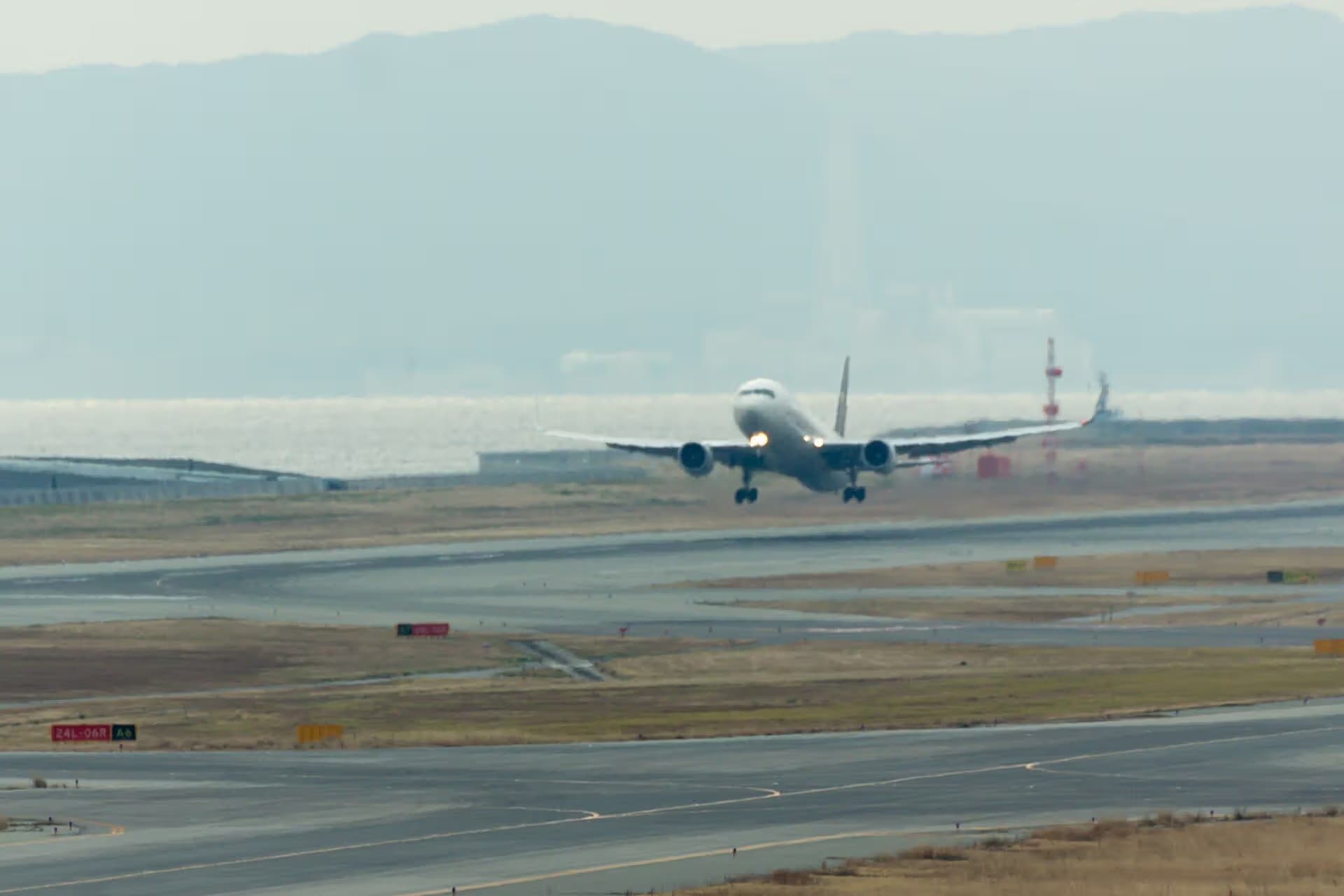 N351UP — Twin-engine aircraft