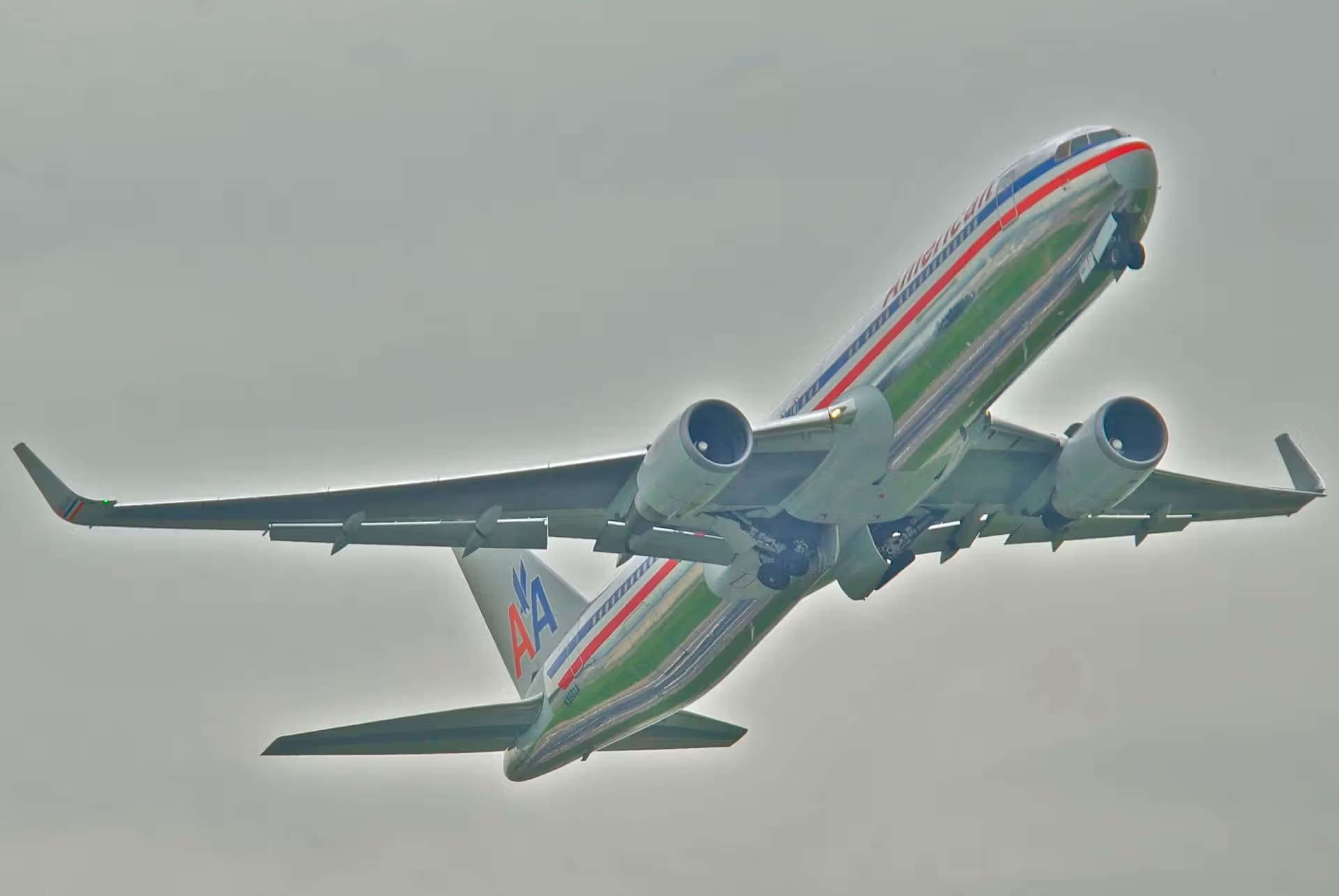 N390AA — Boeing