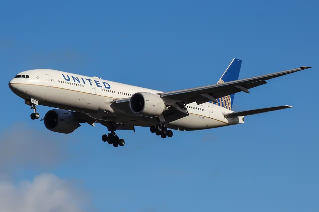 N76010 — Boeing