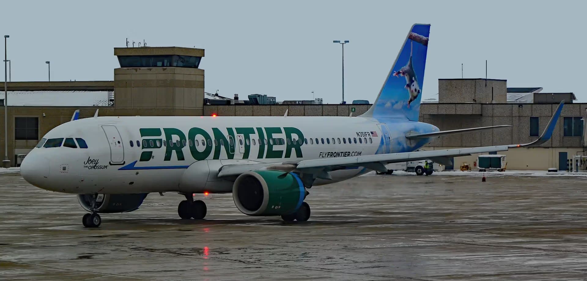 N351FR — Twin-engine aircraft
