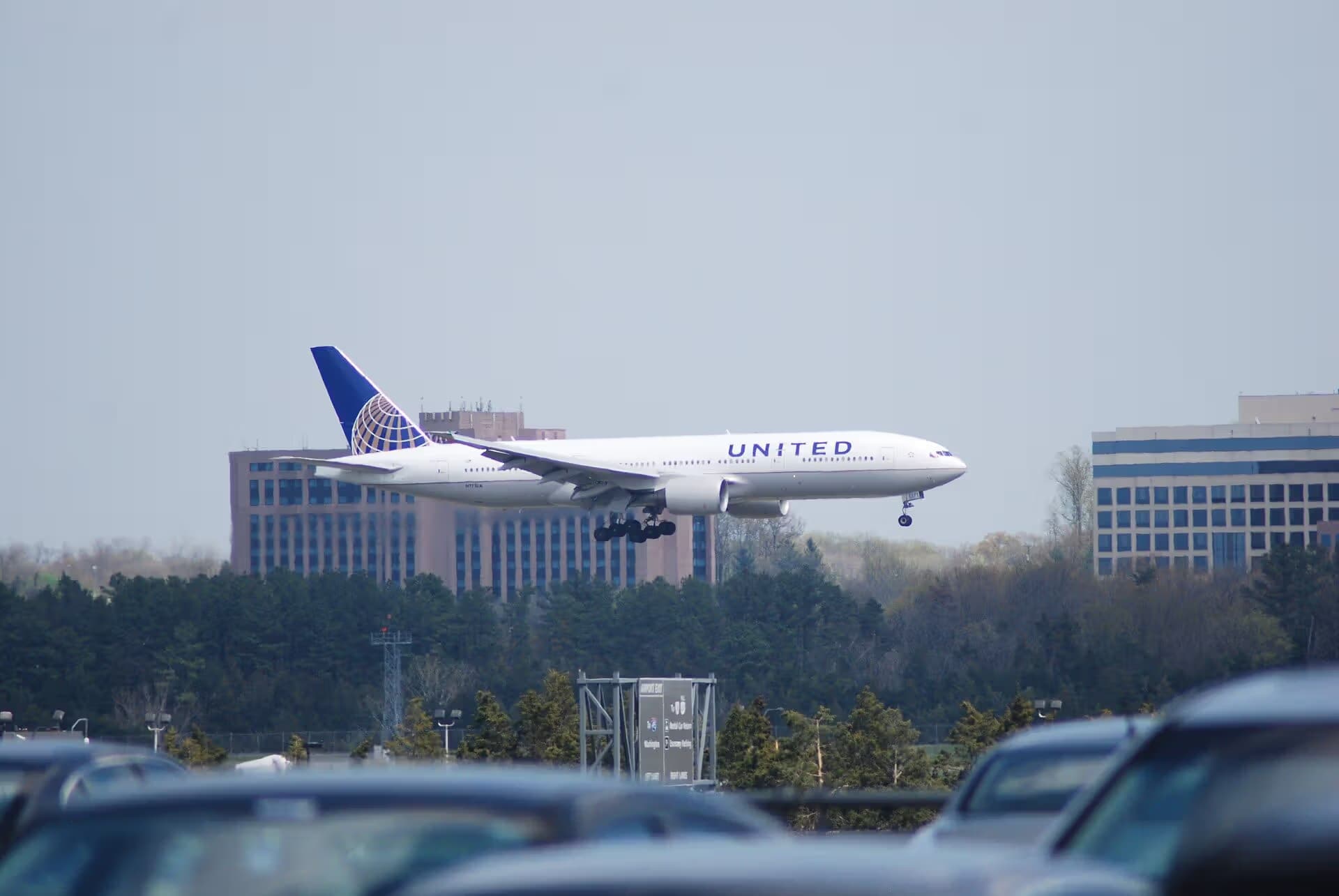N768UA — Boeing